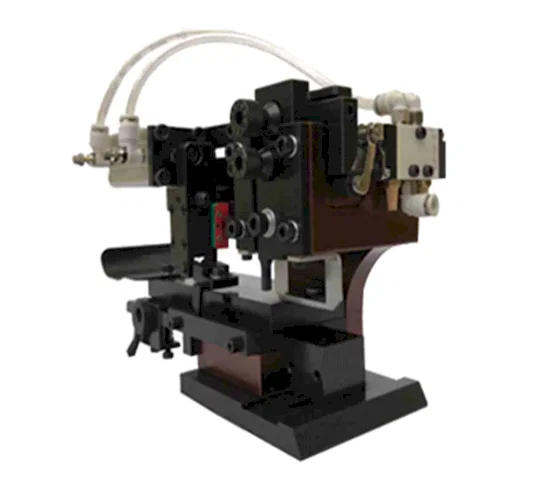 Pneumatisches Querwerkzeug für breite Kontakte